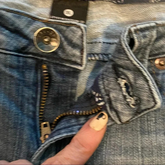 9L Refuge distressed slim leg jeans - Picture 3 of 9